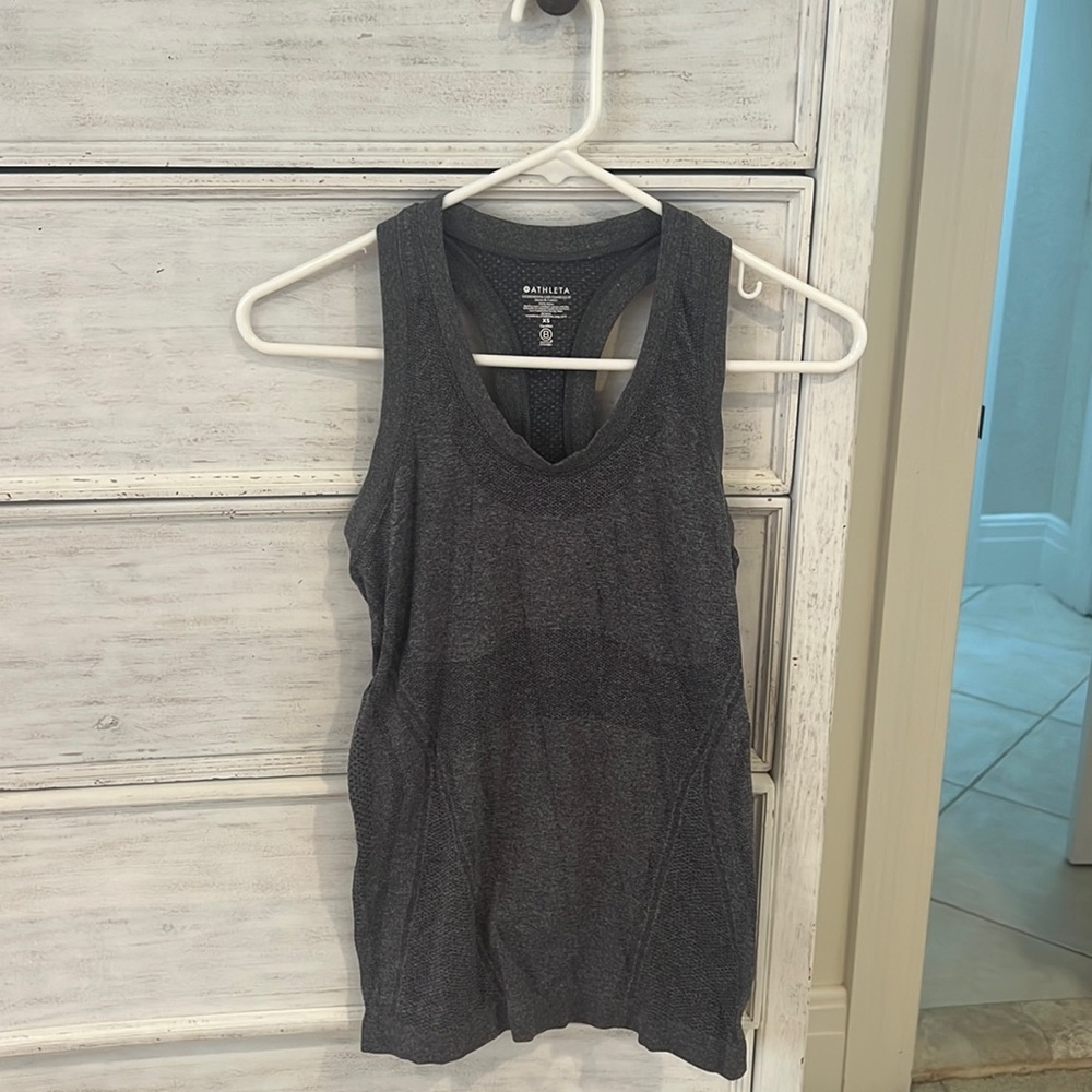 COPY - Athleta gray momentum tank